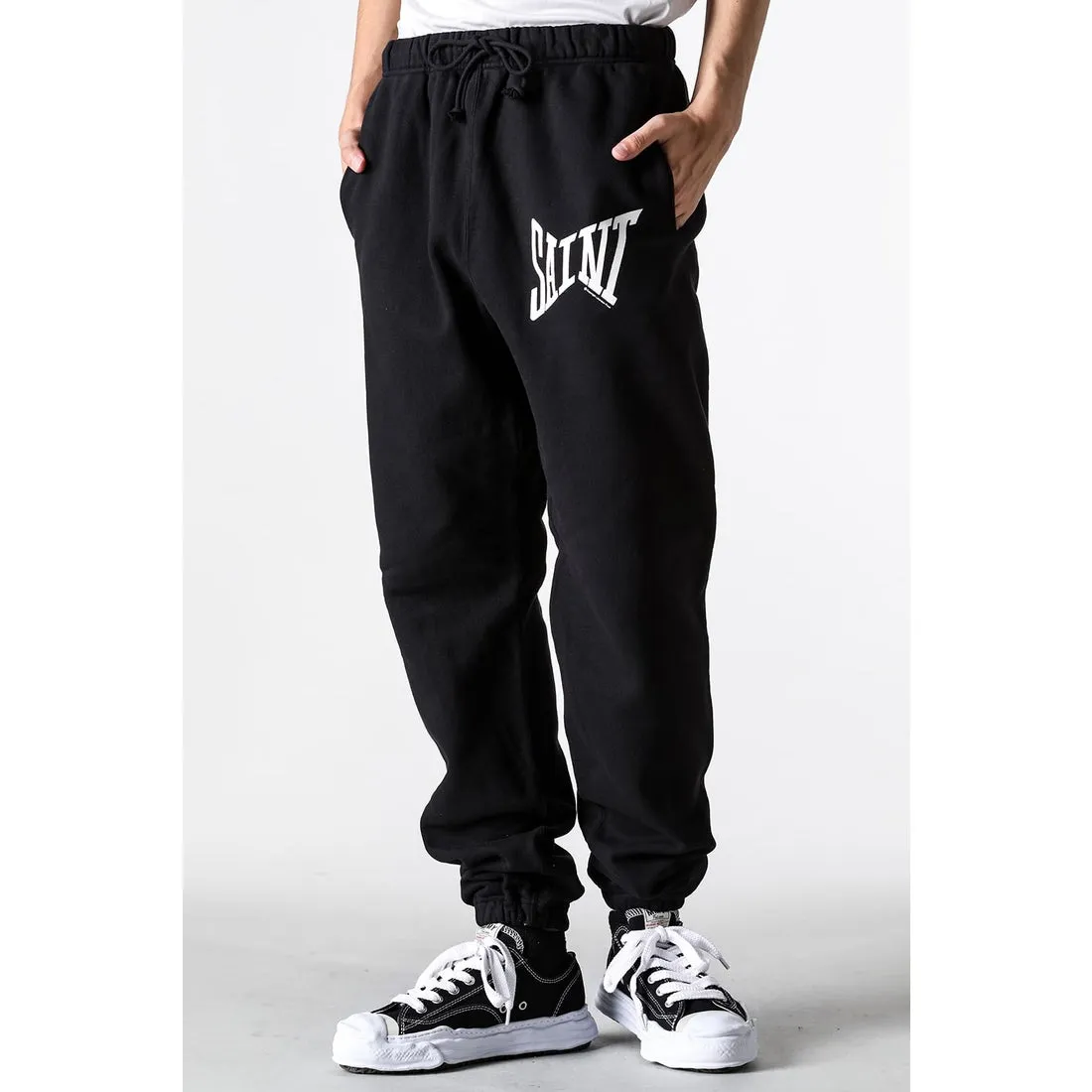 SAINT Mxxxxxx RIBON SAINT Sweat Pants/BLK Basic SAINT LOGO sweatpants Black S-XL God-cut Loose fit Four-needle six-thread boneless sewing Upper body comfortable Original light fleece sweatshirt fabric Original consistent fruit logo/angel logo